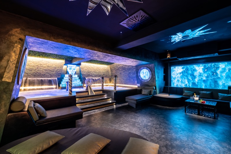 SPA Maya - reflection