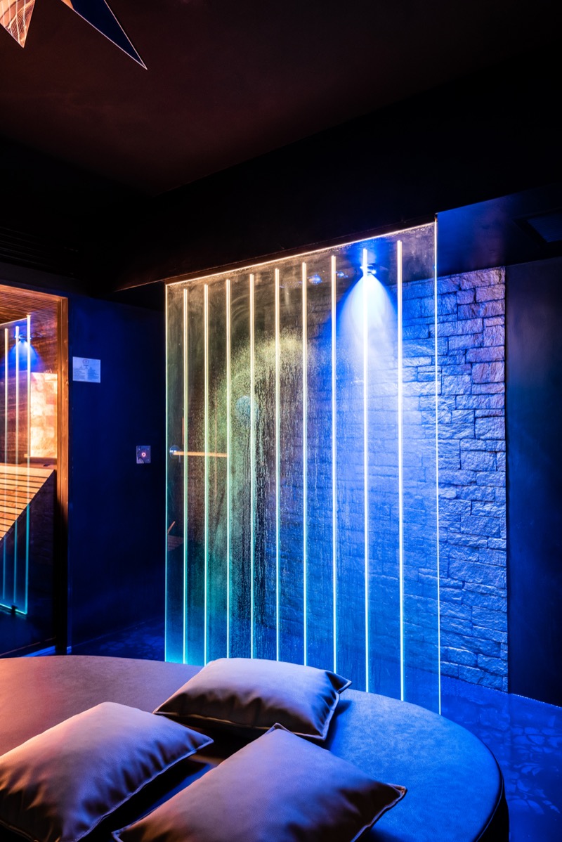 SPA Maya - vertical detail